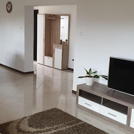 Apartman Lena Pula Buitenkant foto