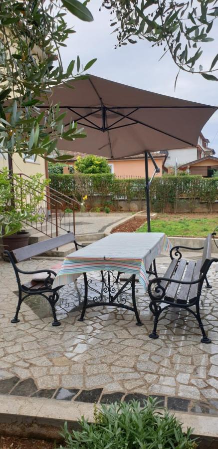 Apartman Lena Pula Buitenkant foto