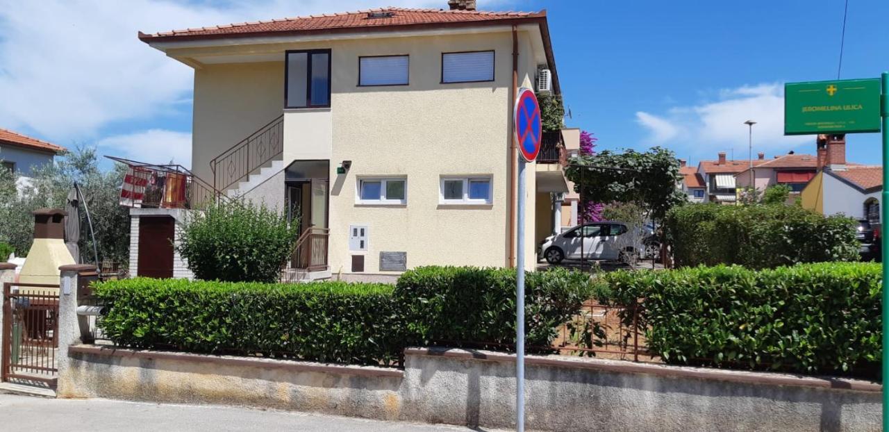 Apartman Lena Pula Buitenkant foto