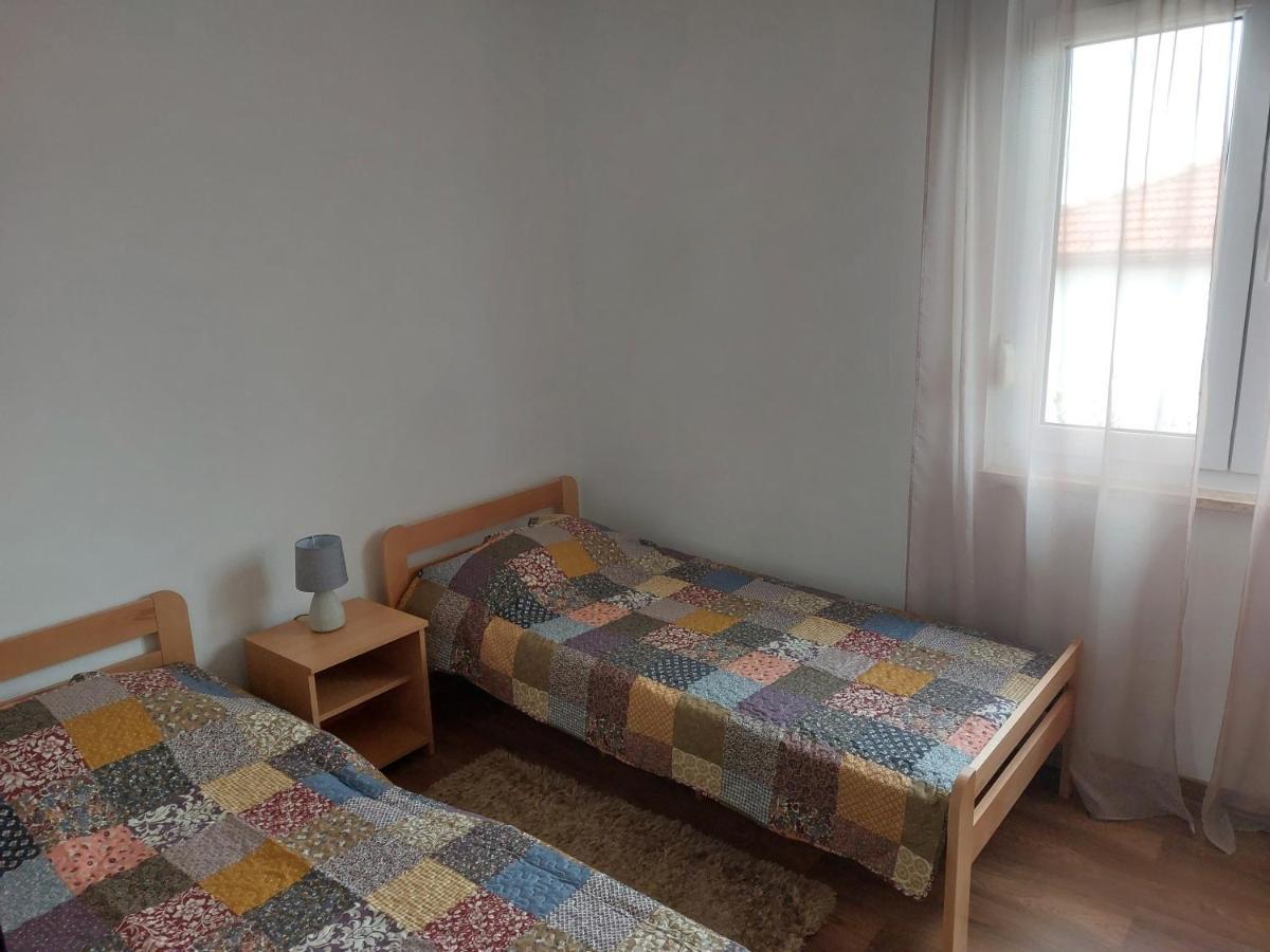 Apartman Lena Pula Buitenkant foto