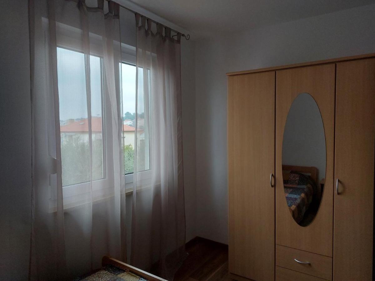Apartman Lena Pula Buitenkant foto